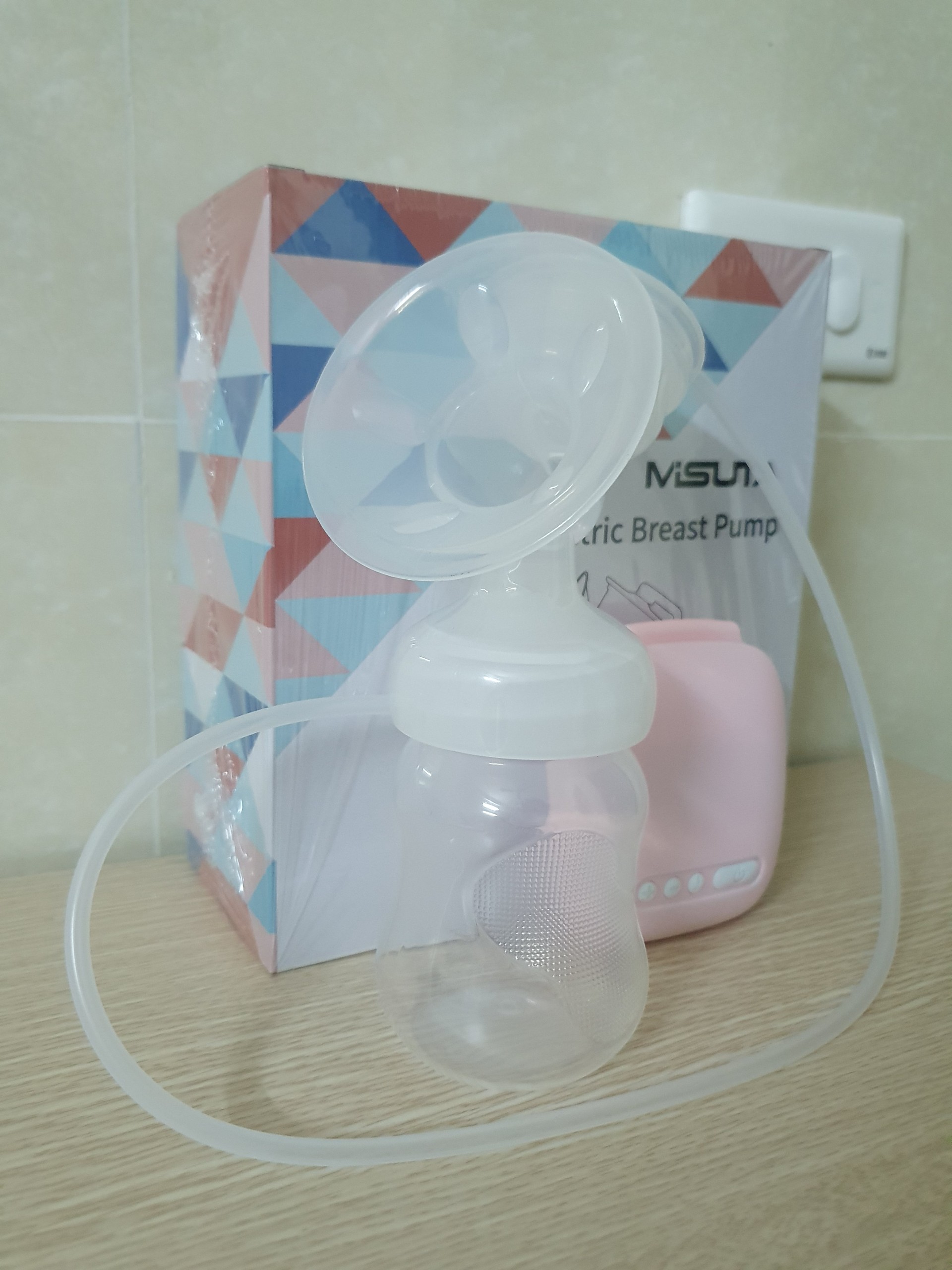Máy hút sữa điện Misuta