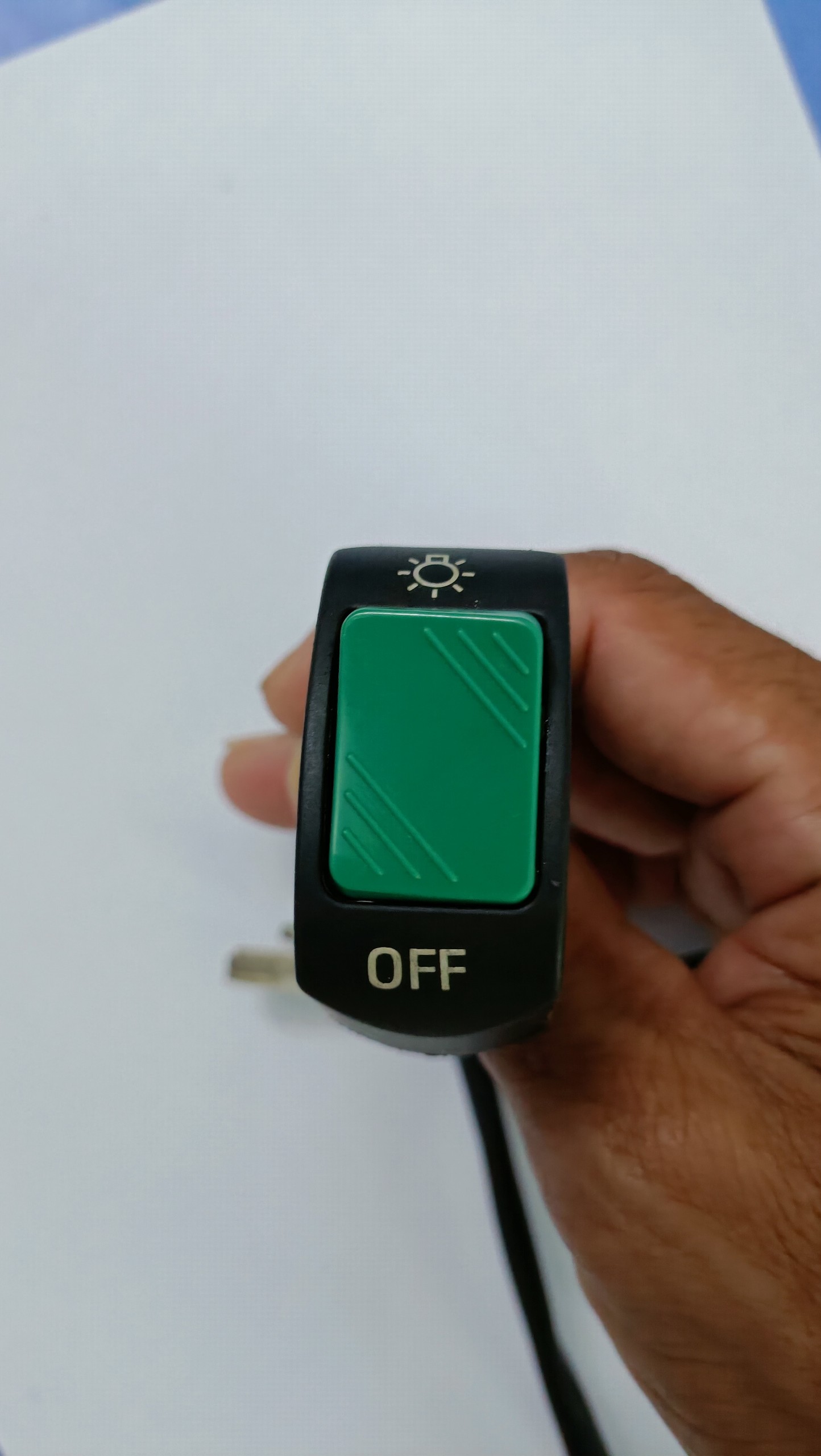 Cùm công tắc ON/OFF cho đèn trợ sáng