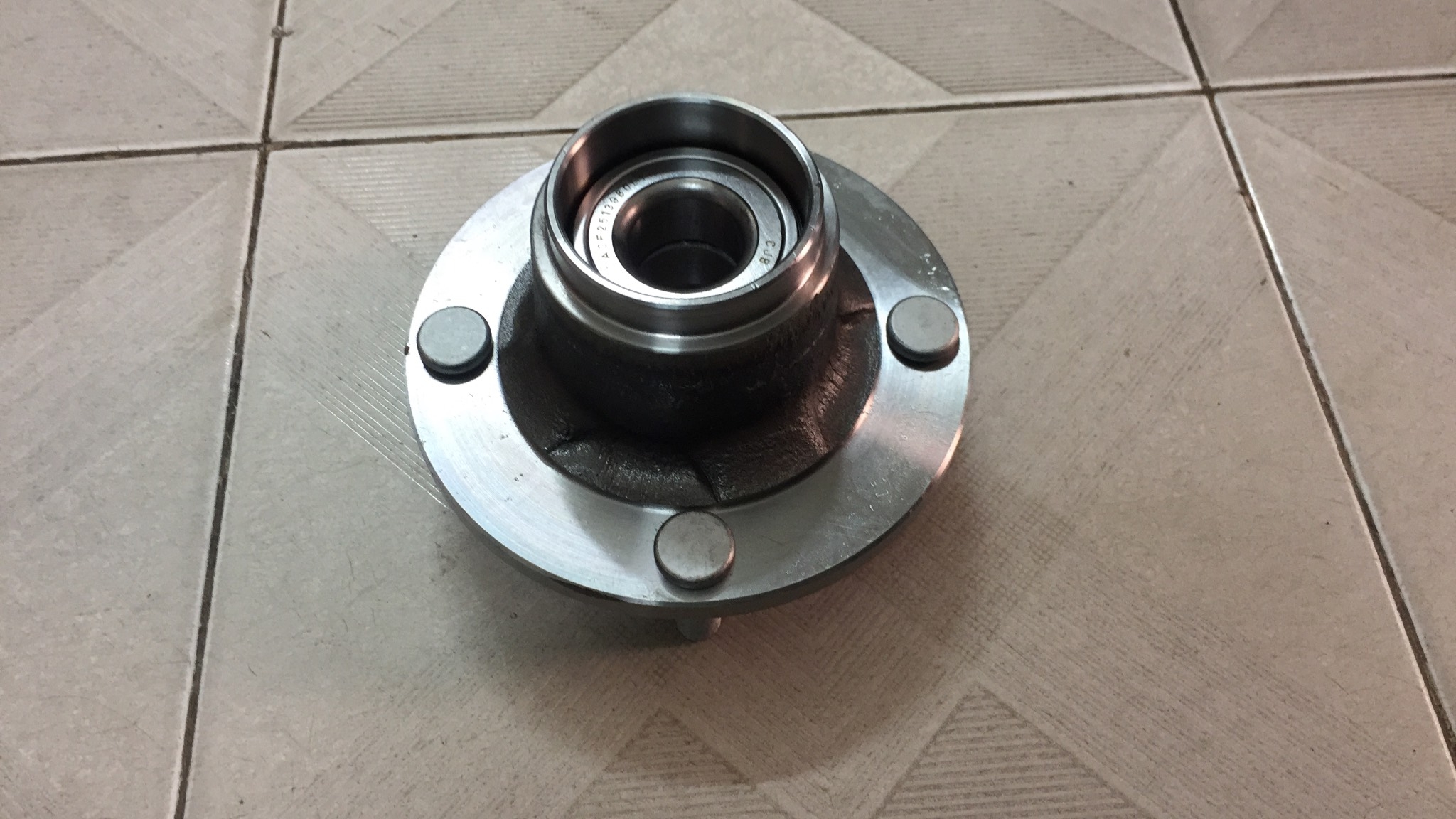 Cụm bi moay ơ sau chery qq 3