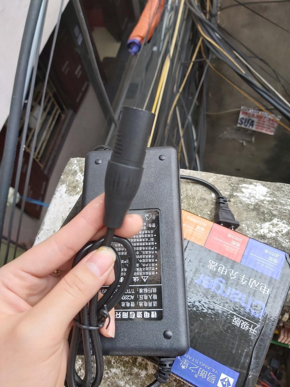 Sạc Xe Đạp Điện Pin Lithium 36V 2A loại tốt