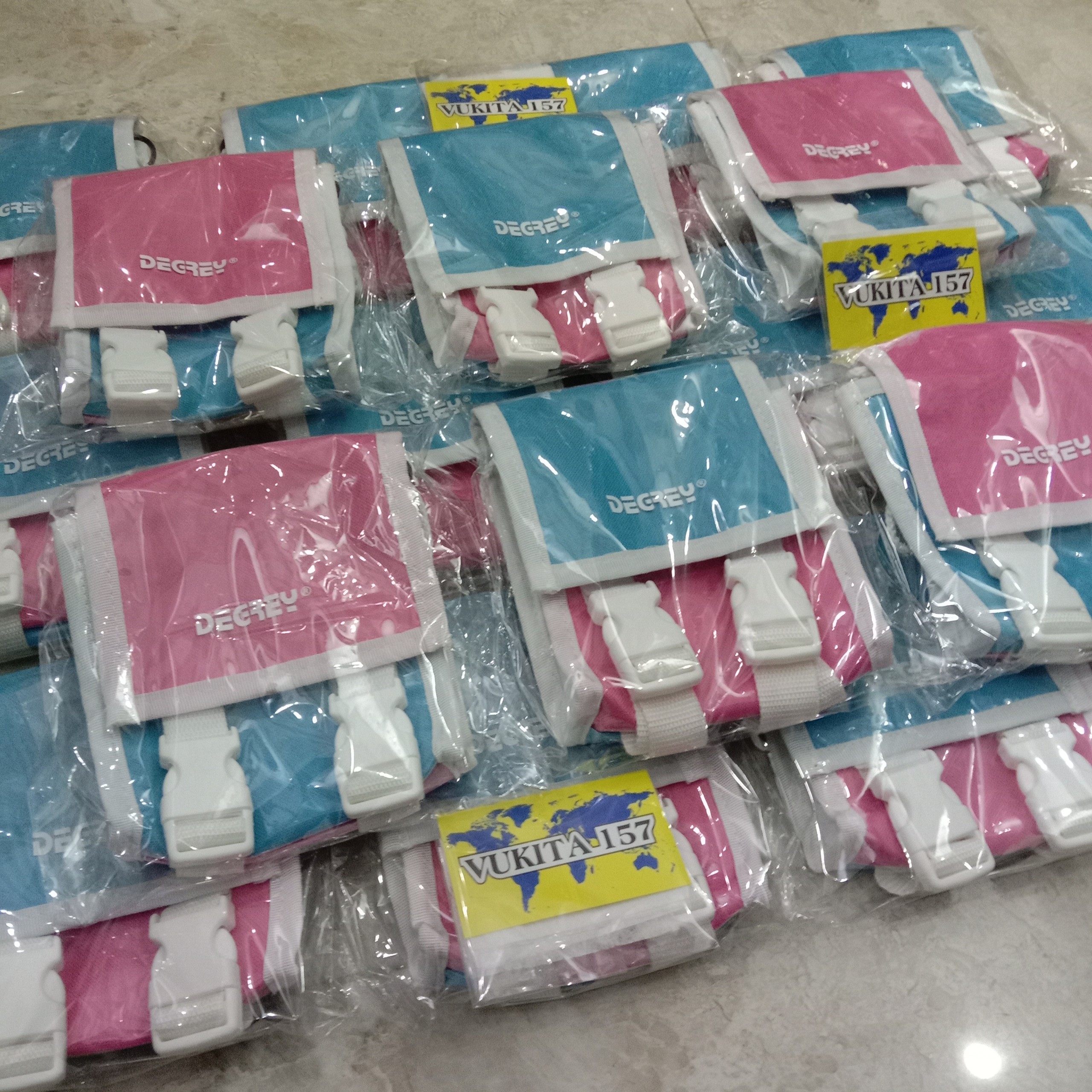 Túi chéo degrey Phối 2 màu (chuẩn cao cấp 1-1) (tặng full tag và giấy thơm) vukita157