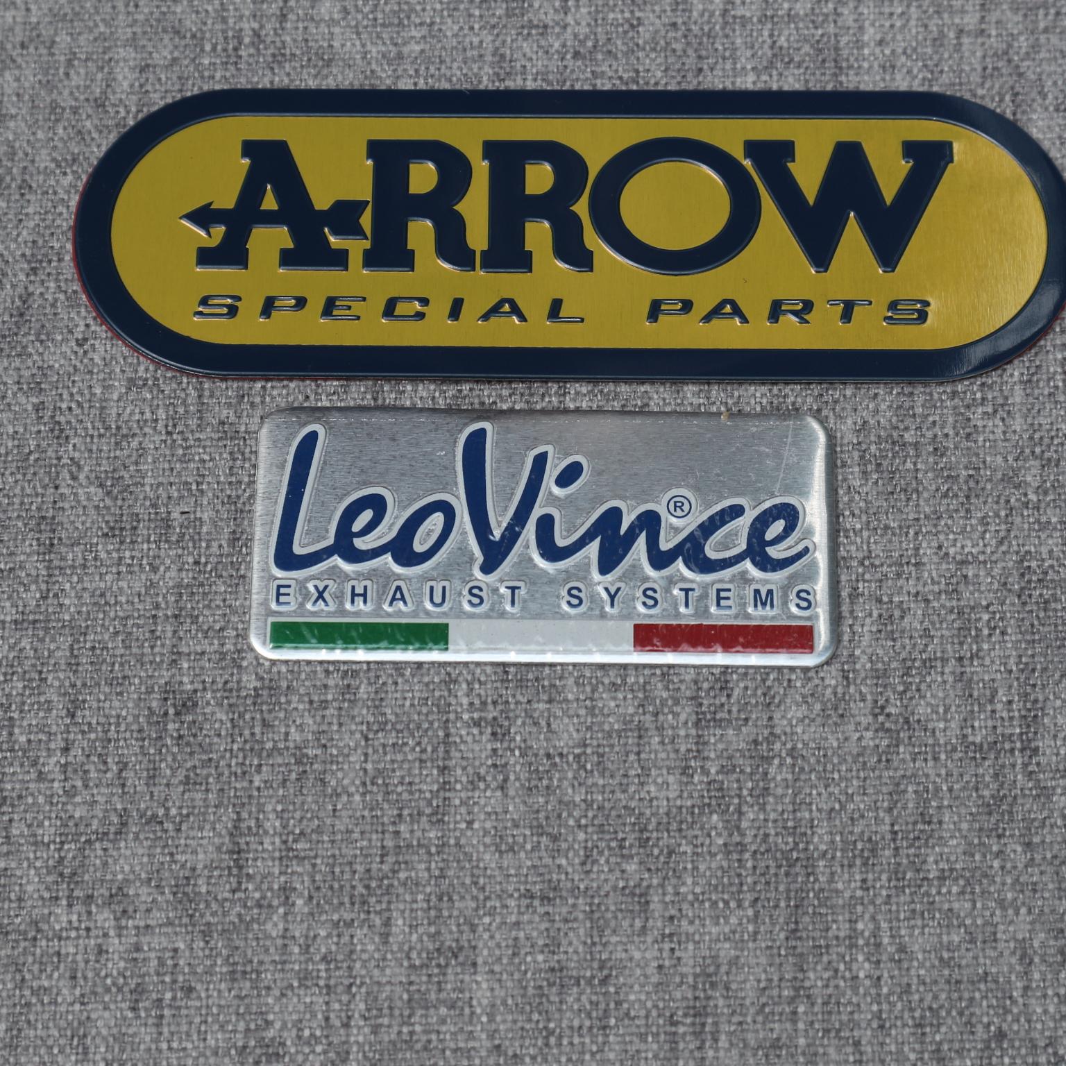 [HCM]TEM NHÔM DÁN XE LEOVINCE VÀ ARROW  DÙNG TRANG TRÍ CHO XE MÁYMOTÔ....KEO 3M SIÊU SIÊU DÍNH ( COMBO 2 TEM NHÔM)