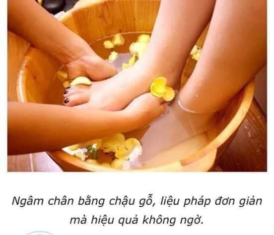 Chậu ngâm chân có hạt  massage chân