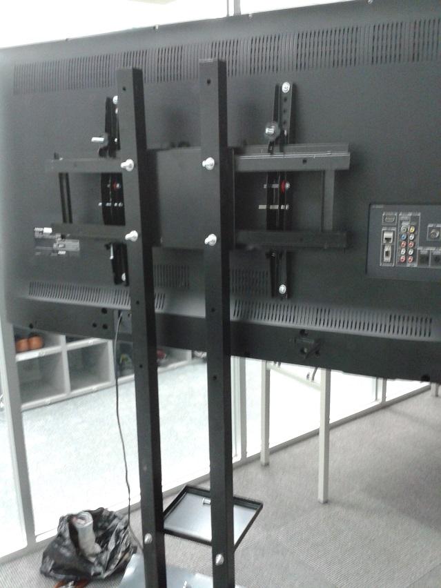 Giá treo tivi di động 55-75''