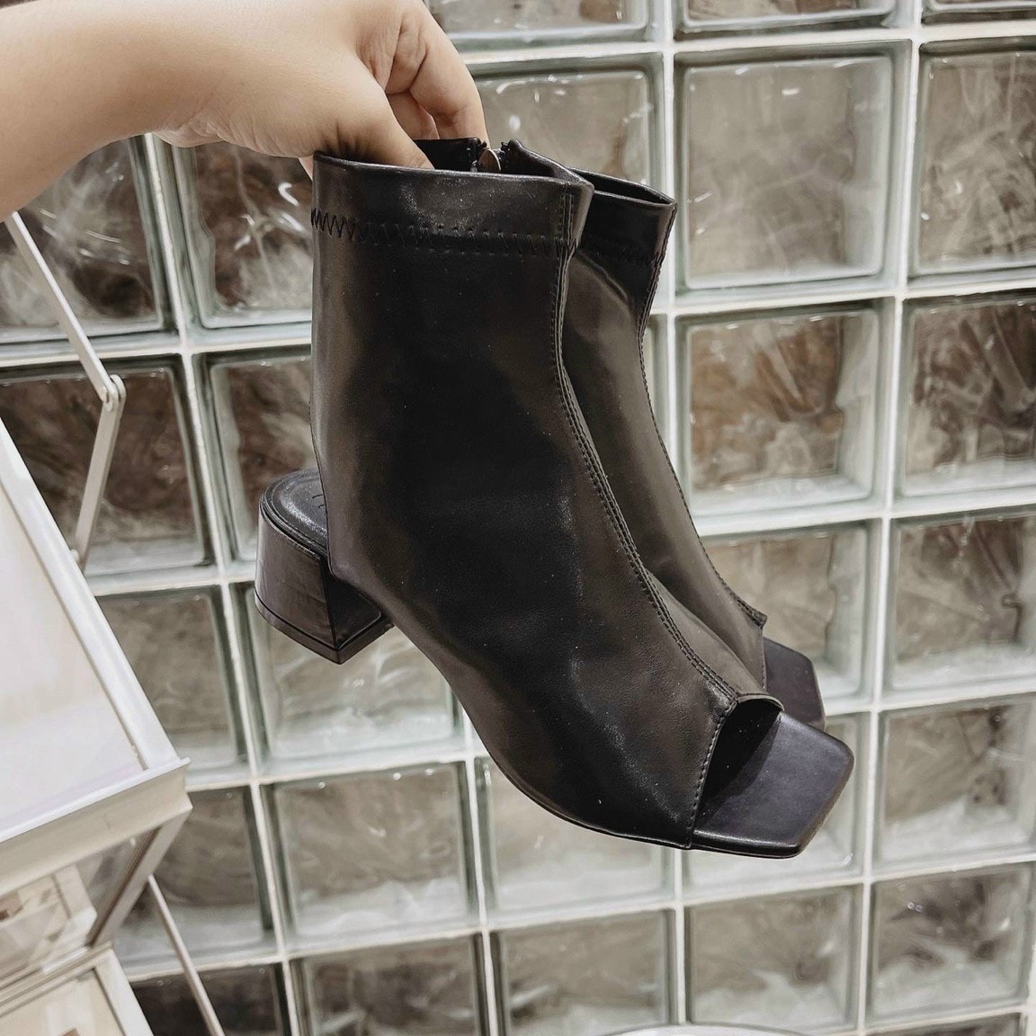 Giày bốt rọ nữ cổ lửng giày chiến binh nữ cao gót mẫu mới đế vuông 10 phân Boot Shoes
