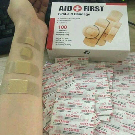 HỘP 100 MIẾNG BĂNG DÁN CÁ NHÂN UGO