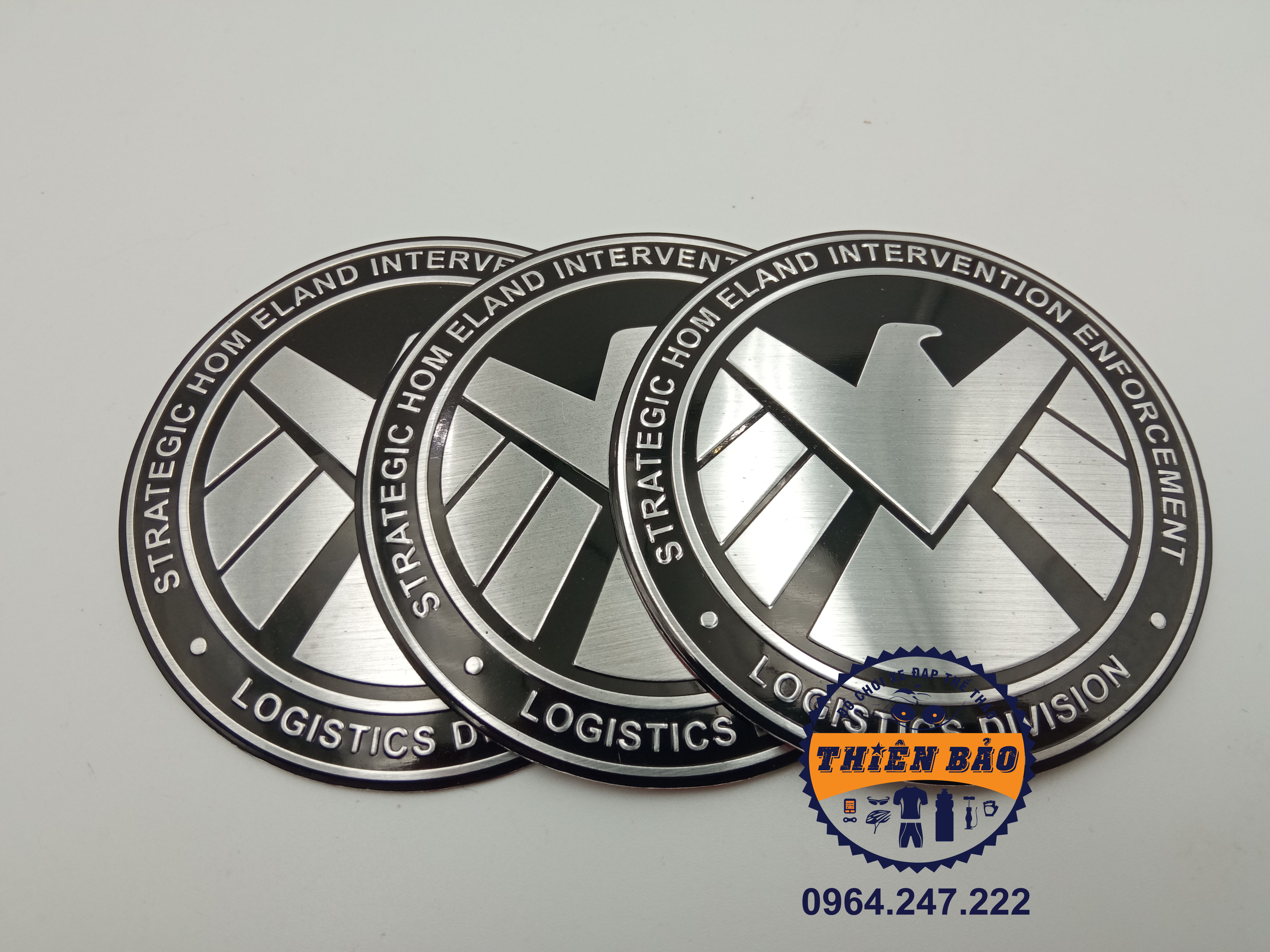 Tem dán xe logo Shield Vector Decal dán xe thân trắng nền đen #9
