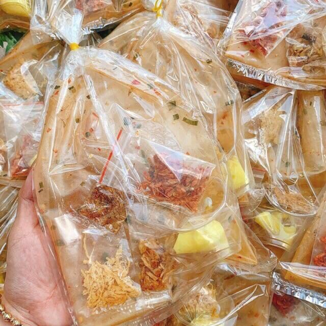 Bánh tráng dẻo cay cuốn bơ 1 gói