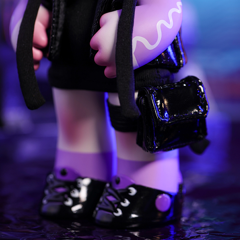 POP Mart Skullpanda OOTD Glaring Figurine 绫耀大号