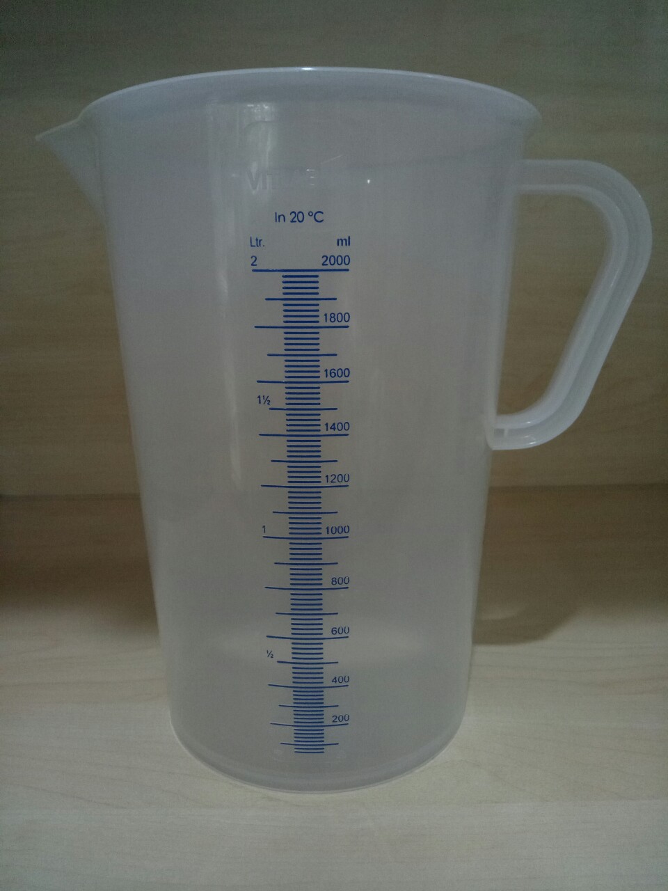 Ca nhựa PP vạch nổi xanh 2000ml VITLAB