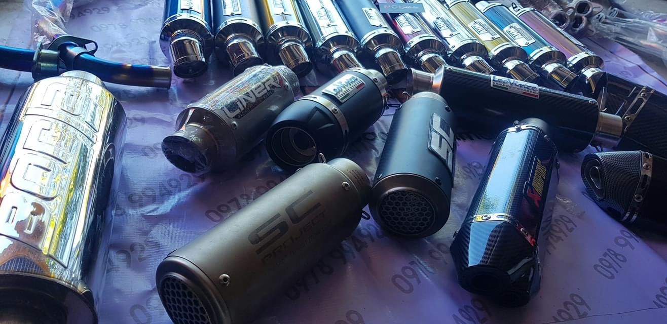 PÔ AKRAPOVIC R1 CARBON