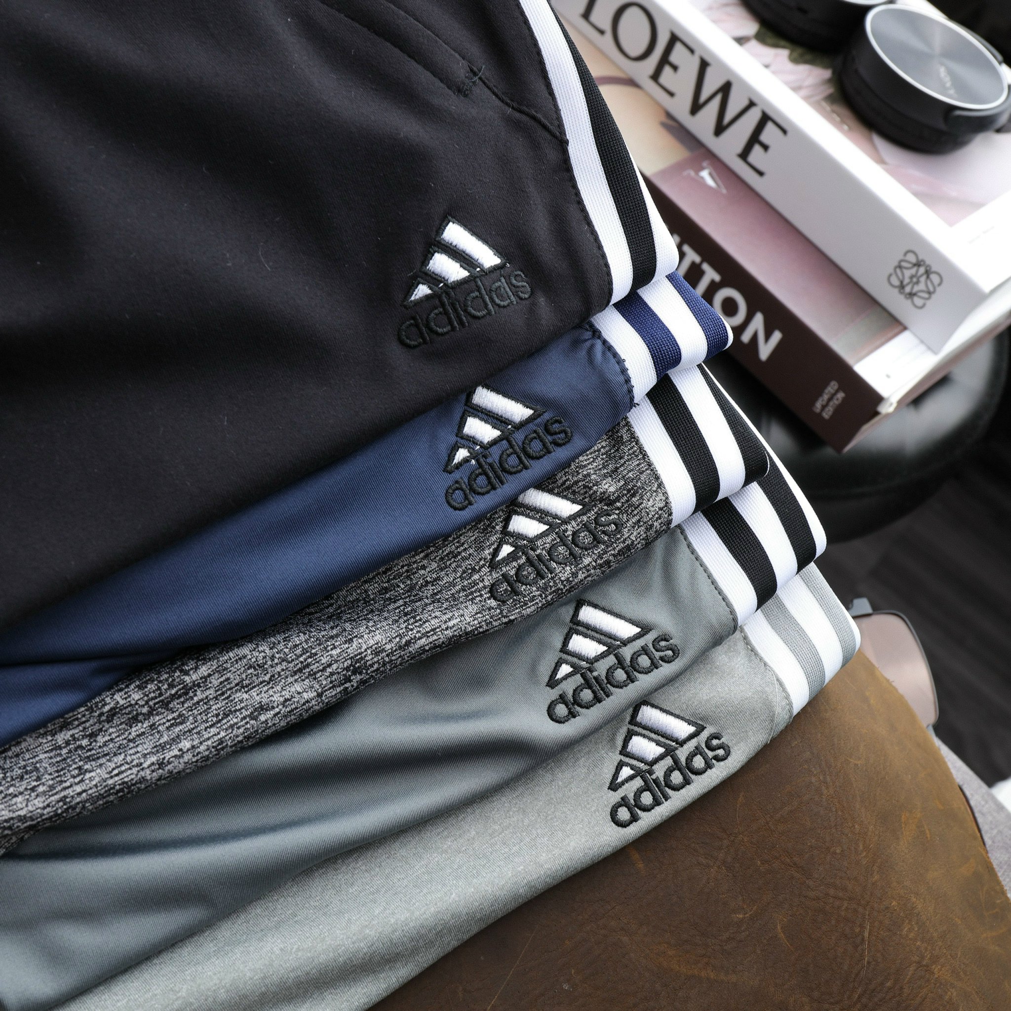 Quần Short Adidas 3 sọc chéo logo ADIDAS