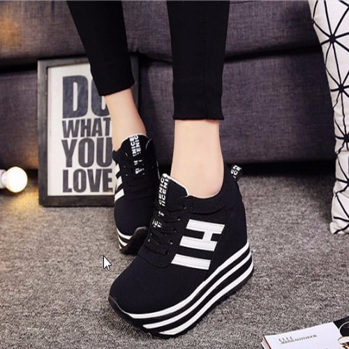 Giày bánh mì đế độn chất vải cao 11cm màu đen BM038