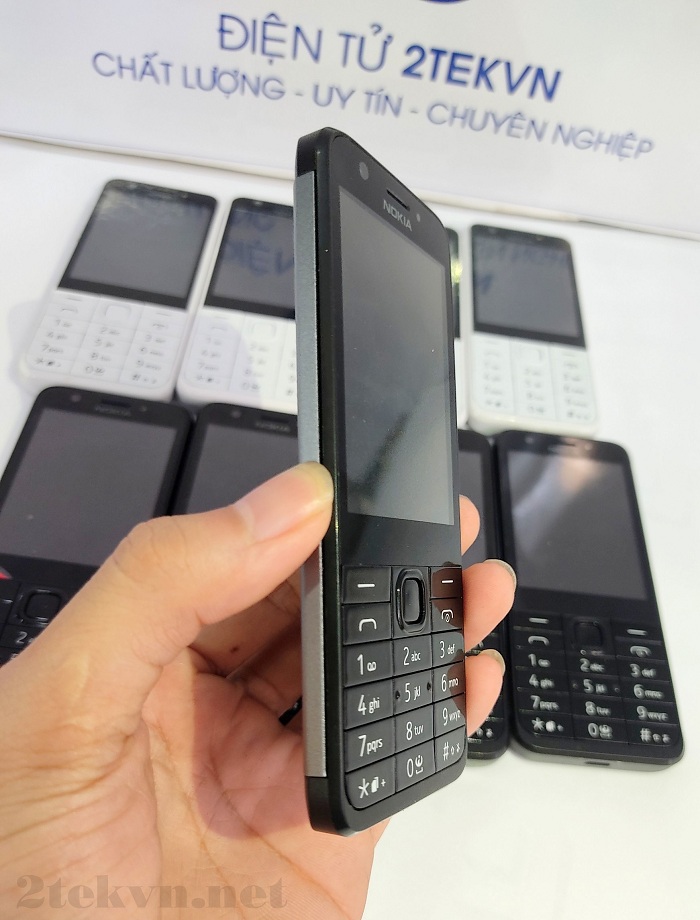 Điện thoại 230 2 sim giống 4 sim giá rẻ