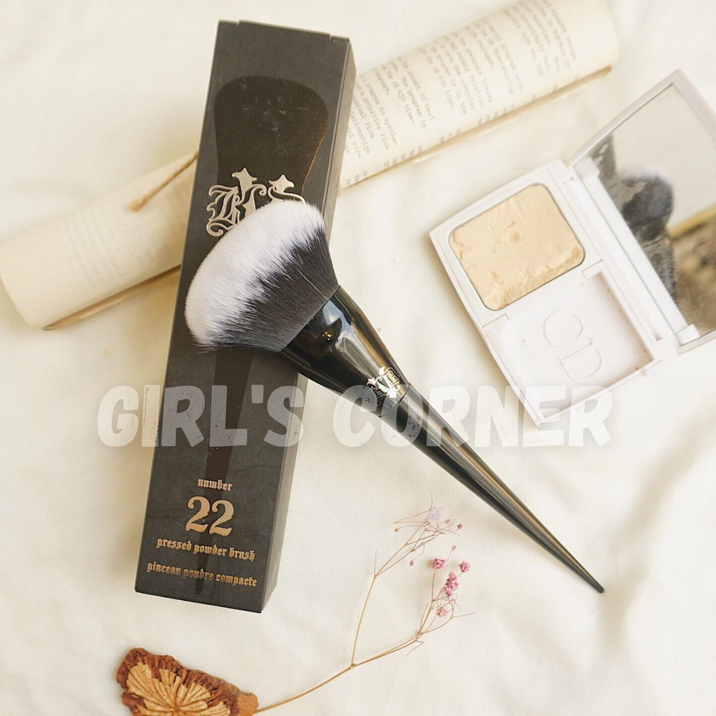 Cọ Phủ Phấn Nén Kat Von D22
