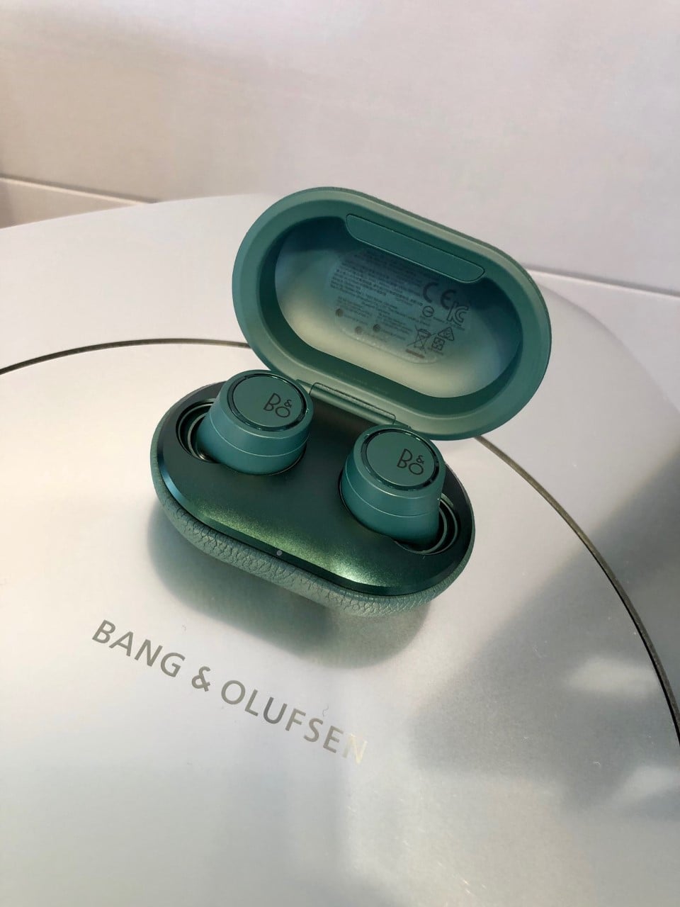 Tai nghe Bluetooth Beoplay E8 3rd Gen