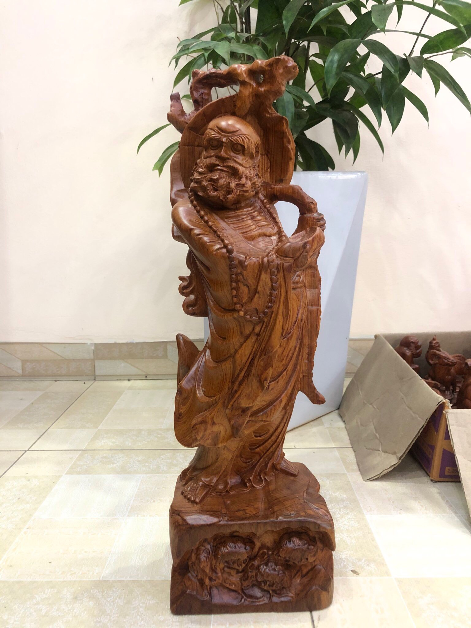 Tượng Đạt Ma Qúa Hải Gỗ Hương