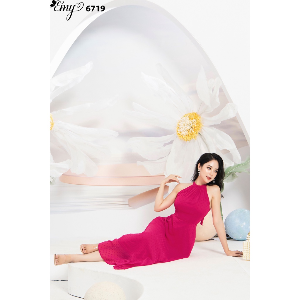 Đầm EMY EM6719 Maxi Hồng Cổ Yếm