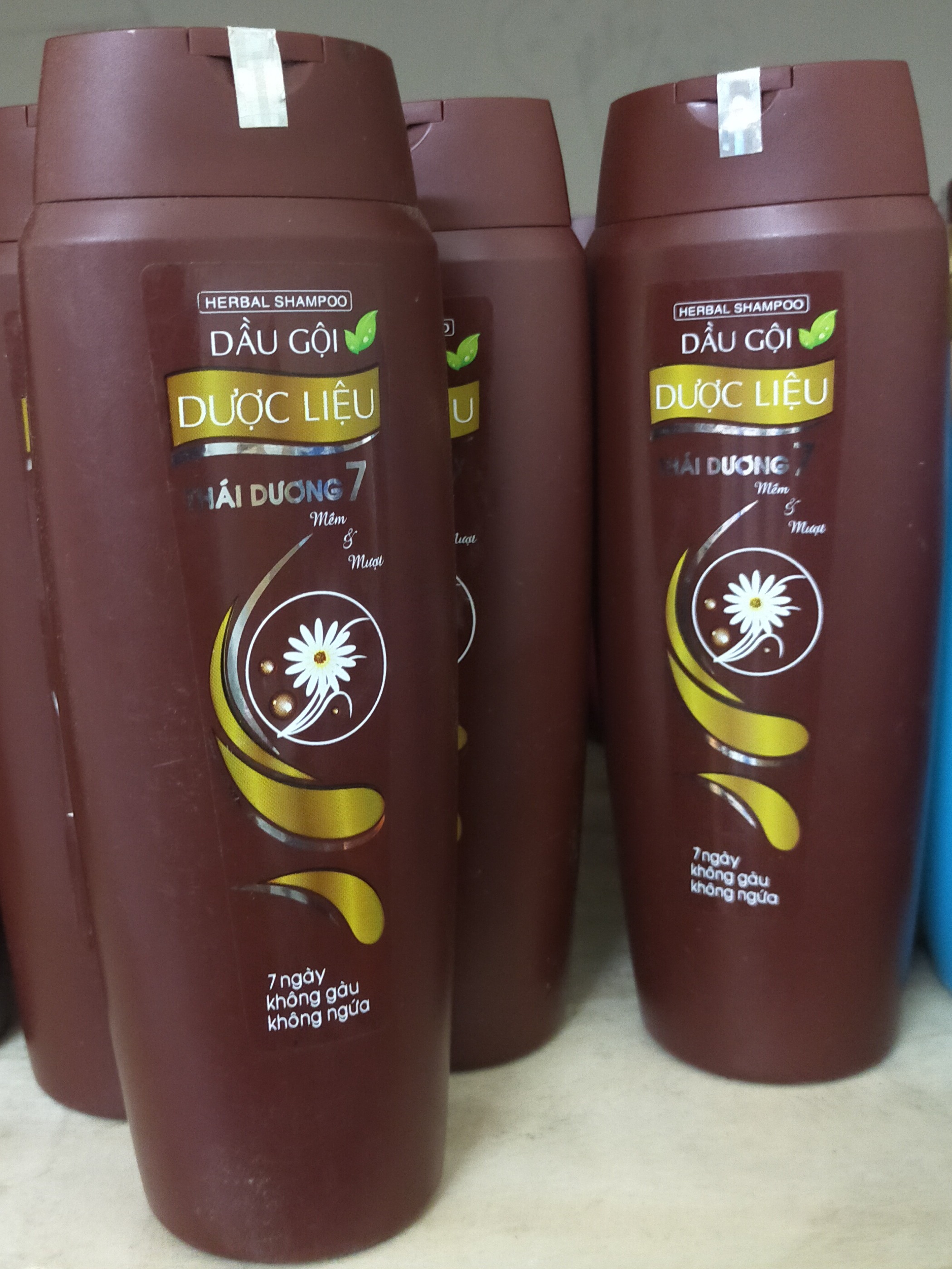 [HCM]Dầu Gội Dược Liệu Thái Dương 7 (200ml)
