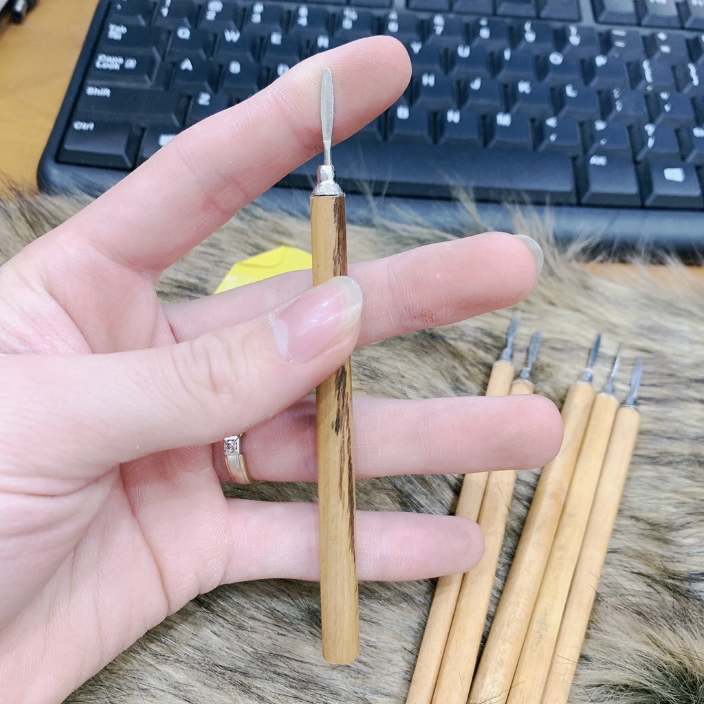 cây lấy khoé móng cán gỗ chuyên dụng nail