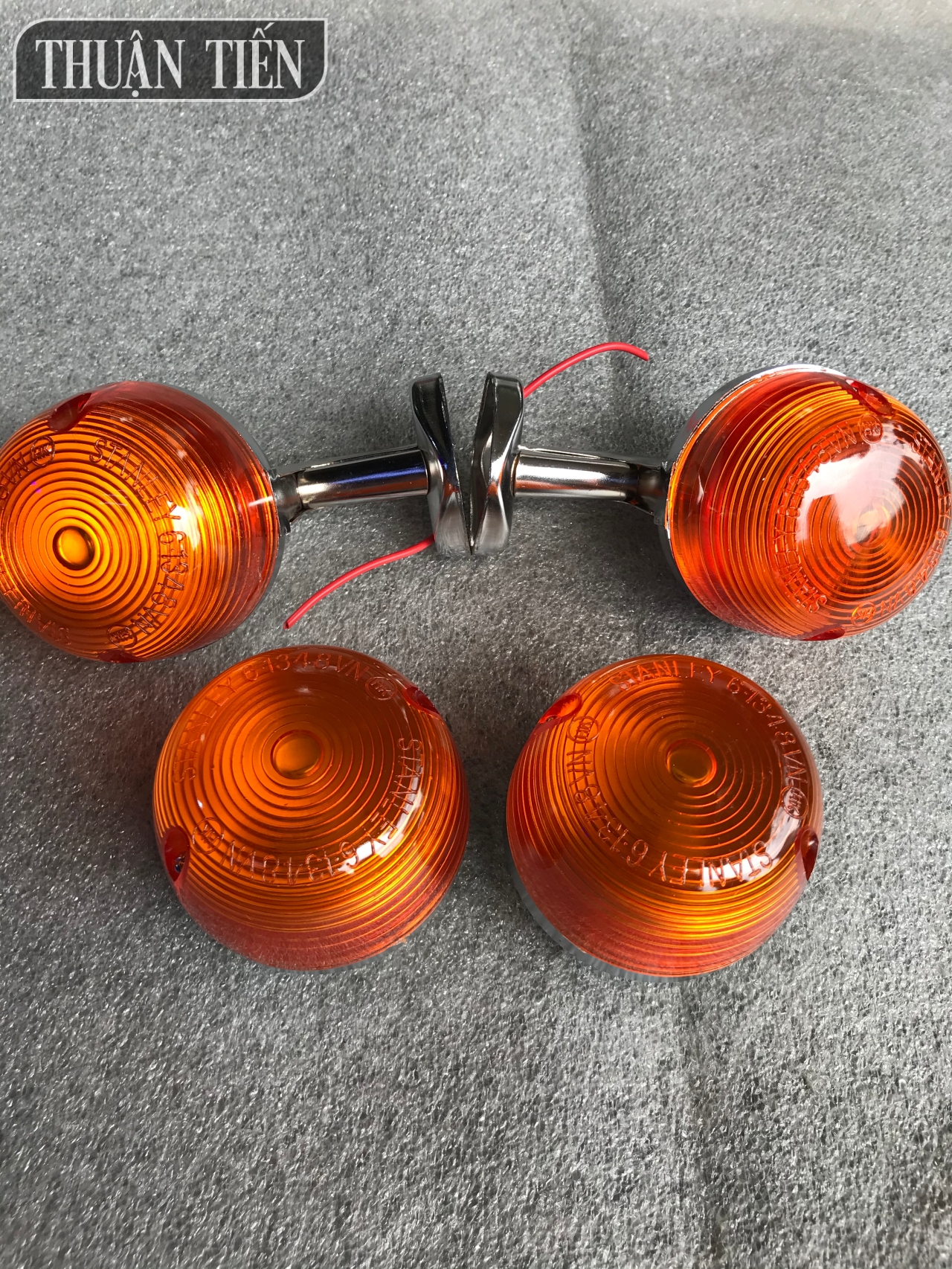 Good grade 78 iron motorcycle turn signals-full set of 4 PCs front and rear for 1 bike