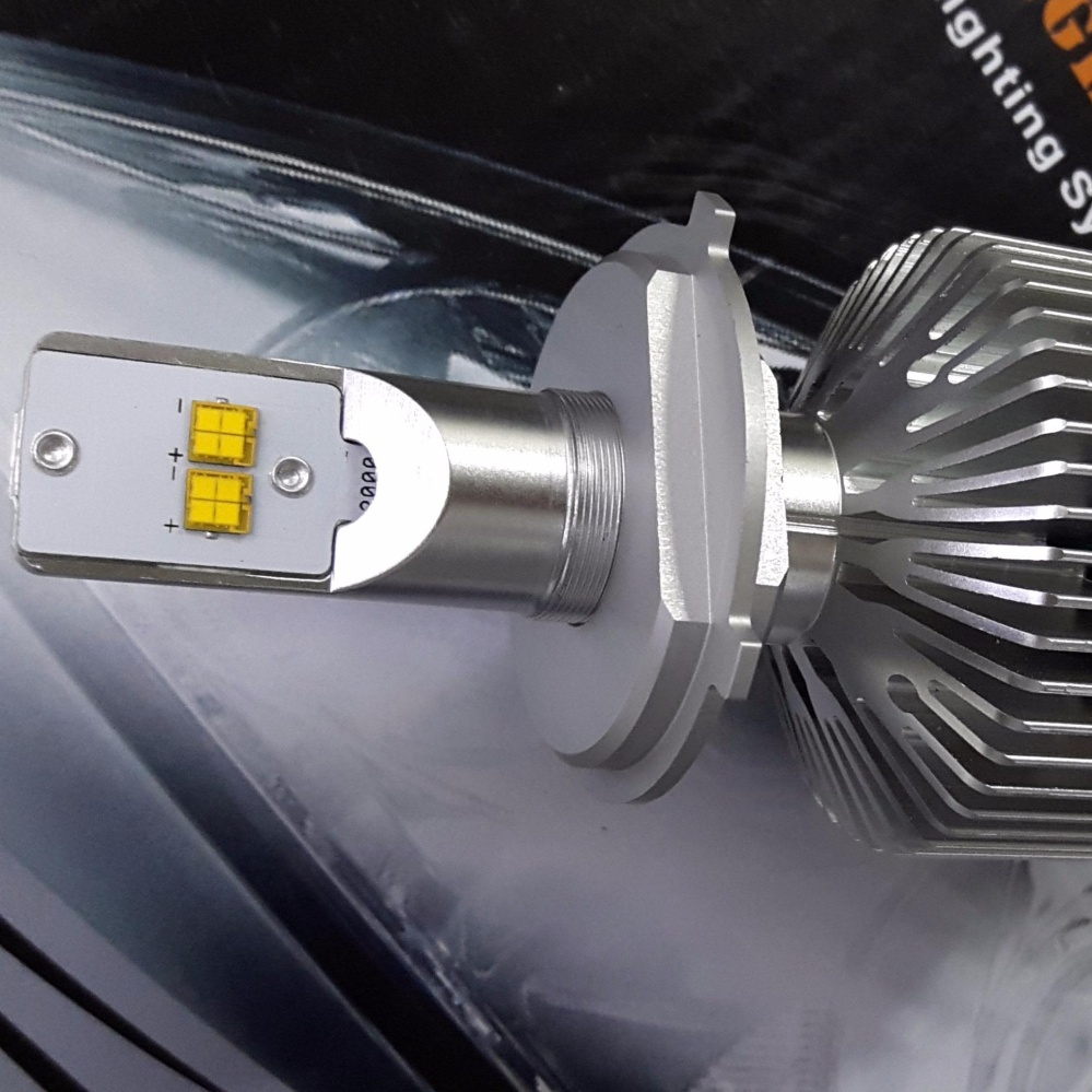 [BOSCH_Version 2018] Chân H4 - 01 Bóng đèn Led siêu sáng Lumileds (Màu Vàng Nắng - 4000 Kelvin).