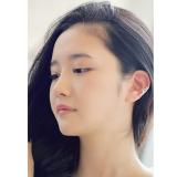 Bông tai đeo vành họa tiết chiếc lá