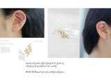 Bông Tai Đeo Vành Họa Tiết Chiếc Lá màu bạc