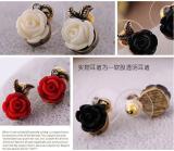 Bông tai nữ (Khuyên tai) hoa hồng trắng phong cách Vintage  (BT33c)