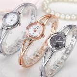 Đồng hồ nữ thời trang kiểu dáng lắc tay dễ thương( Dây trắng mặt đen)