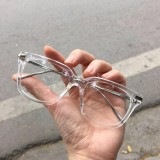 Gọng kính cận trong suốt
