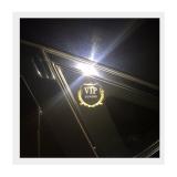Logo VIP Motor dán xe ô tô (Vàng)
