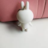 Móc khóa thỏ Cony V.2 (cầm củ cà rốt)
