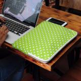Túi bảo vệ Laptop Macbook 13 inch họa tiết chấm bi trắng (Xanh lá)