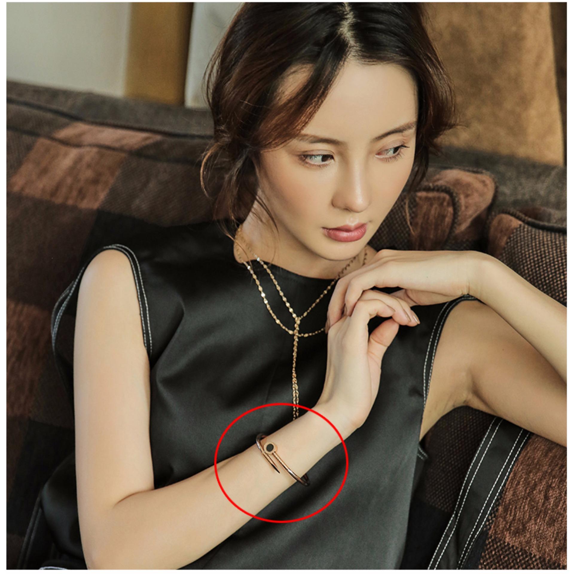 [HCM]Vòng tay Titan số La Mã VT164 (Màu đồng)