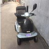 Xe điện dành cho người lớn tuổi