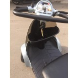 Xe điện dành cho người lớn tuổi