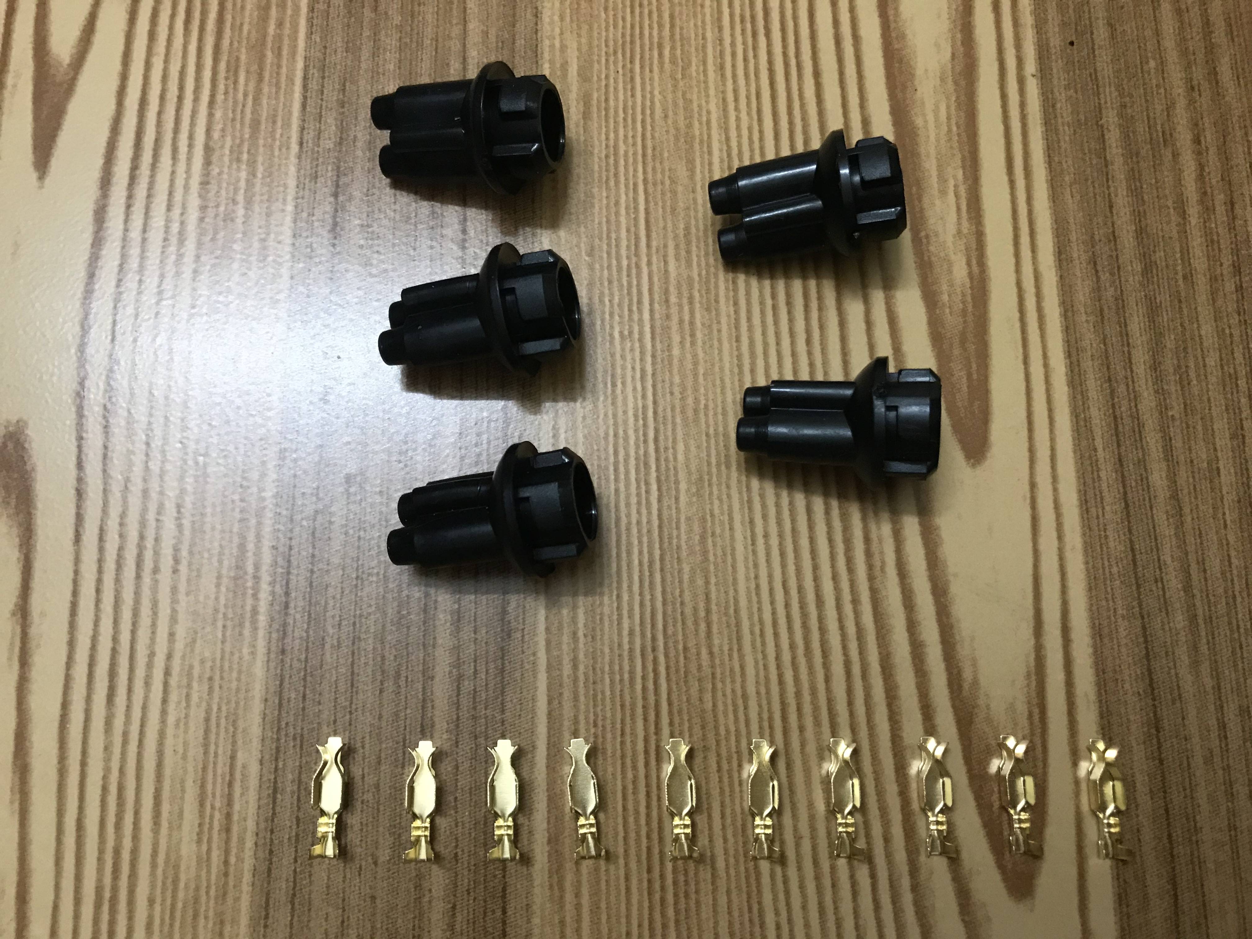 [HCM]Nút  xi nhan + đầu cos ghim bong (1 bịch 20 bộ)