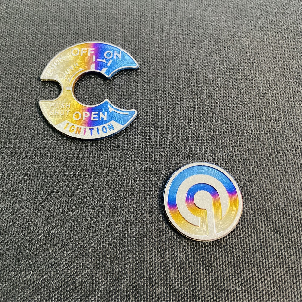 [HCM][HÀNG YAMAHA] TEM TITAN Ổ KHÓATEM LOGO HOA VĂN TRANG TRÍ DÒNG XE EXCITER 150EXCITER 135 5 SỐ KEO 3M SIÊU DÍNH (CHẤT LIỆU TITAN 100%)