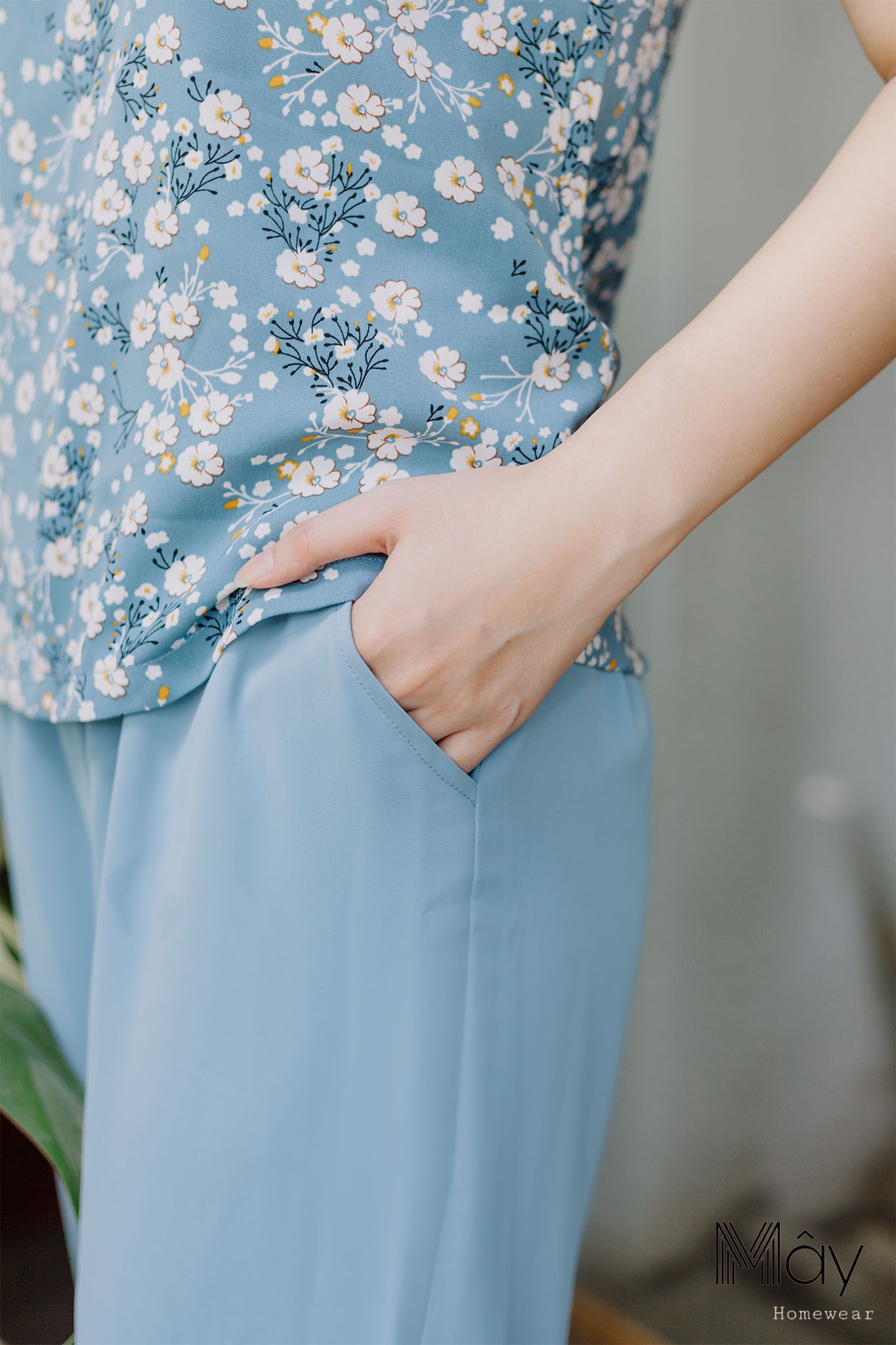 Đồ mặc nhà MÂY áo hoa sát nách quần dài lụa lạnh Hàn Quốc