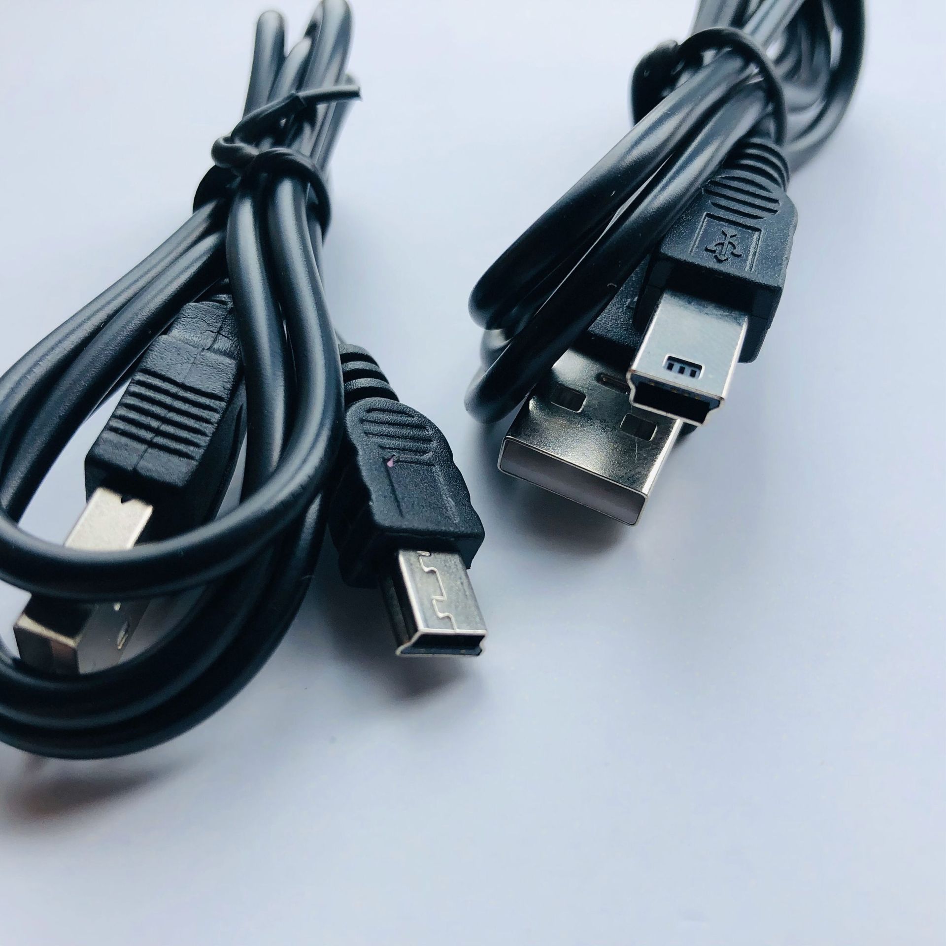 Cáp sạc chân cắm V3