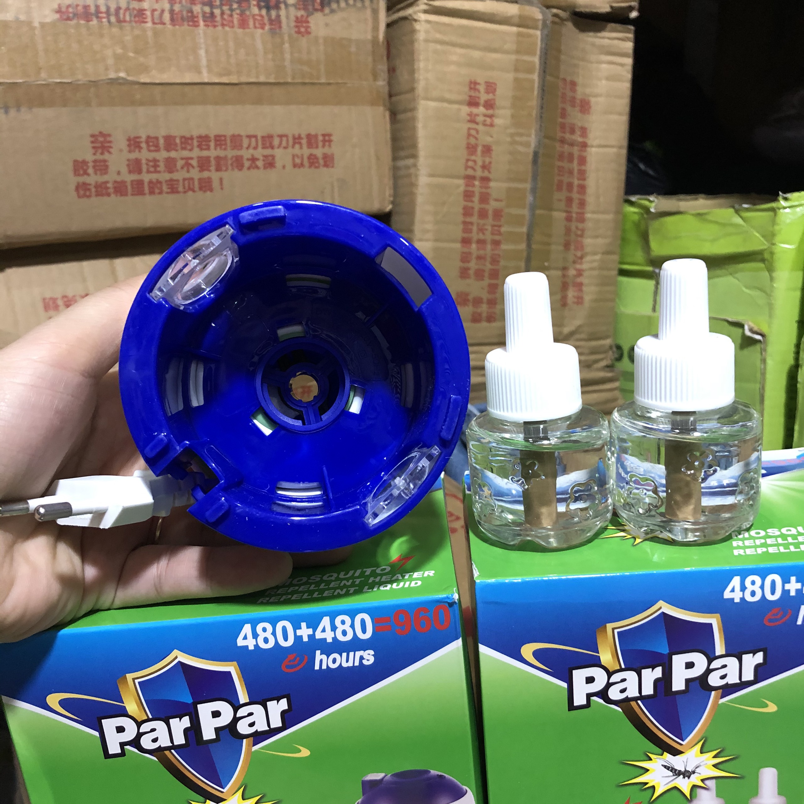 Máy Xông Tinh Dầu Đuổi Muỗi Par Par 960 Giờ - (1 Máy và 2 Chai Tinh Dầu 480h)
