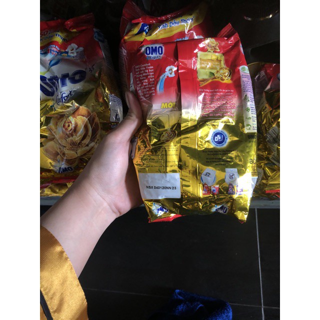 Bột giặt omo comfort tinh dầu thơm 360g