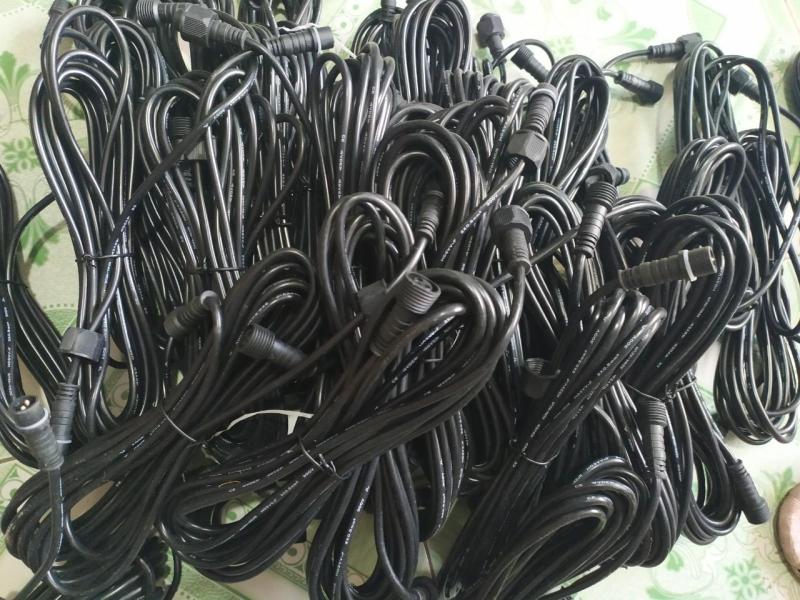 Dây nối đèn năng lượng mặt trời