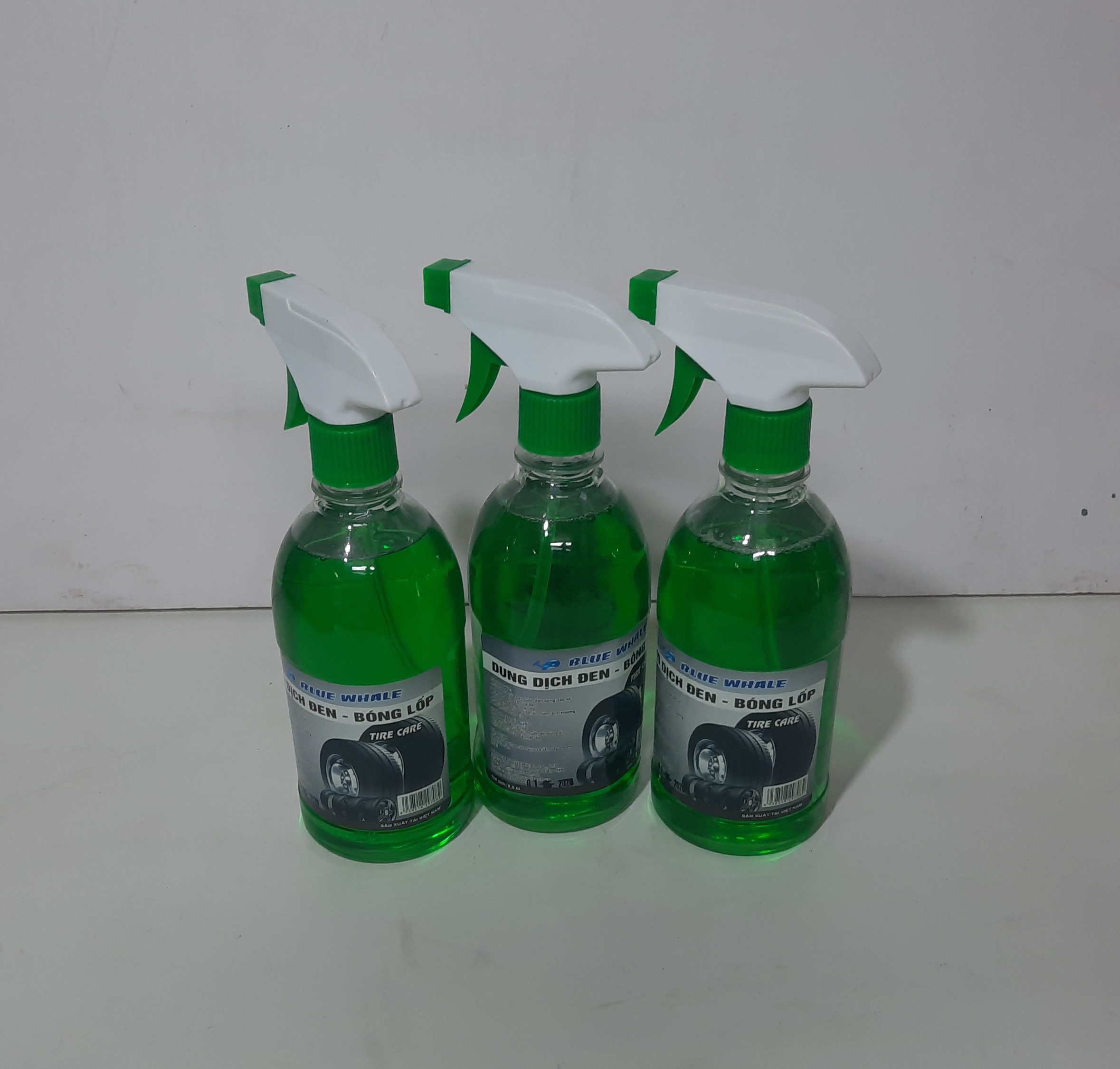 Chai xịt Bóng lốp 0.5 lít Blue Whale