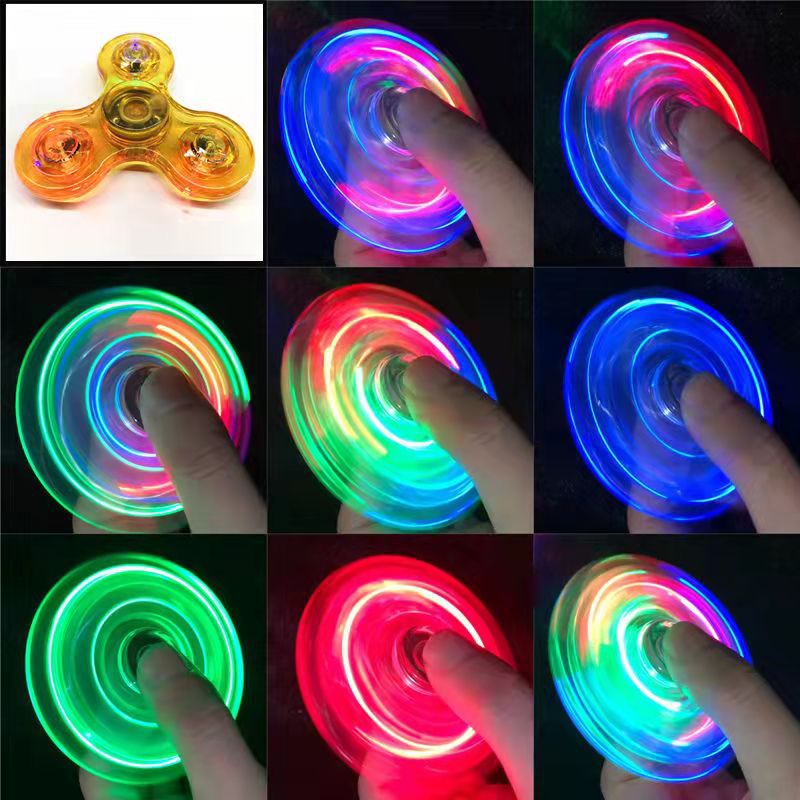 Con Quay Đồ Chơi Có Đèn LED Phát Sáng