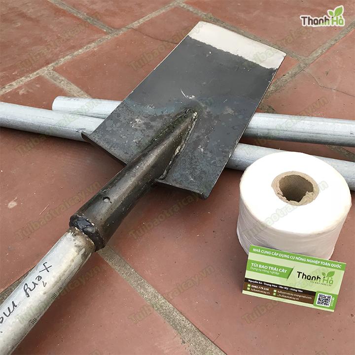 Xẻng làm vườn cán dài