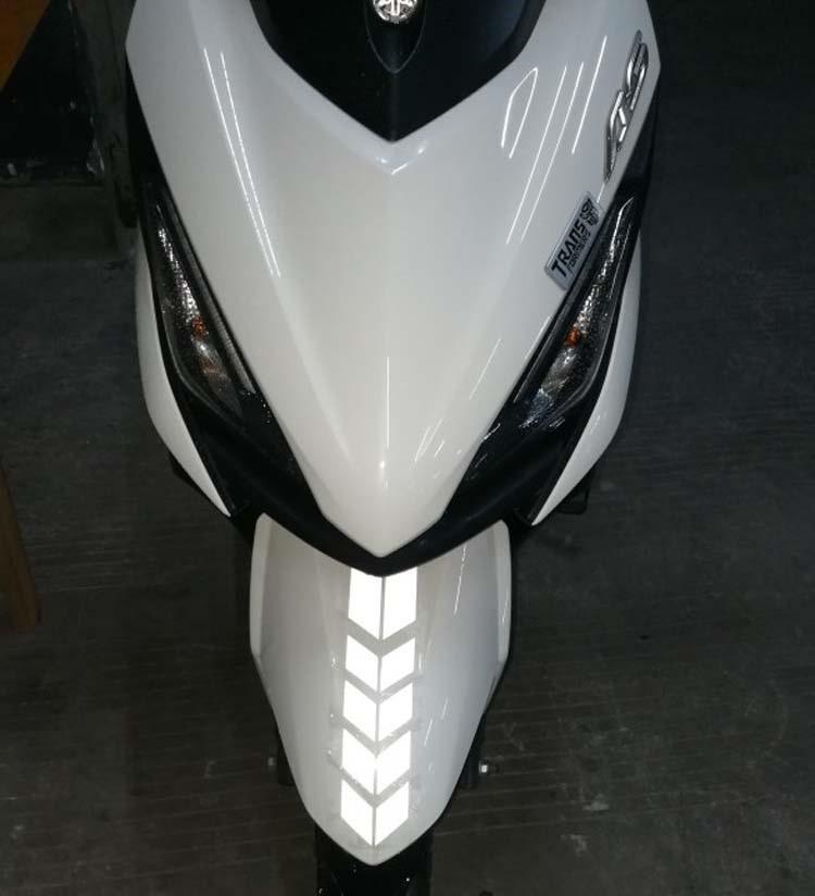 Decal phản quang dán tấm chắn bùn xe máy, xe đạp