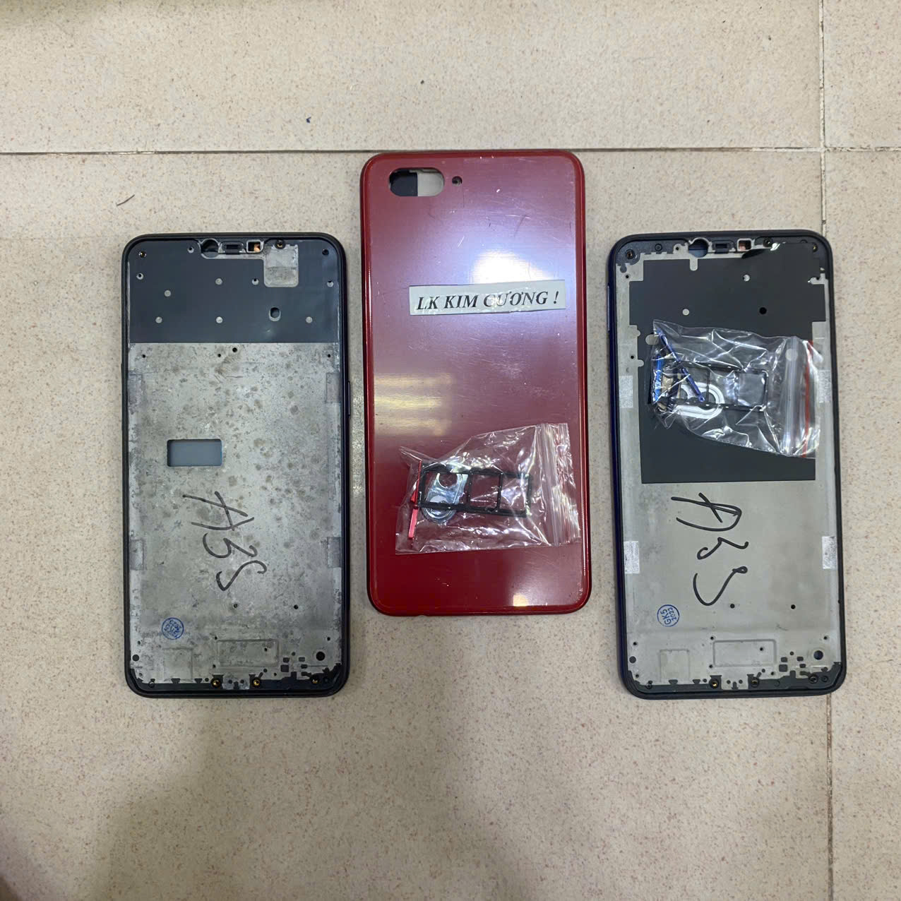 Bộ vỏ oppo a3s 16g (chọc sim trên)