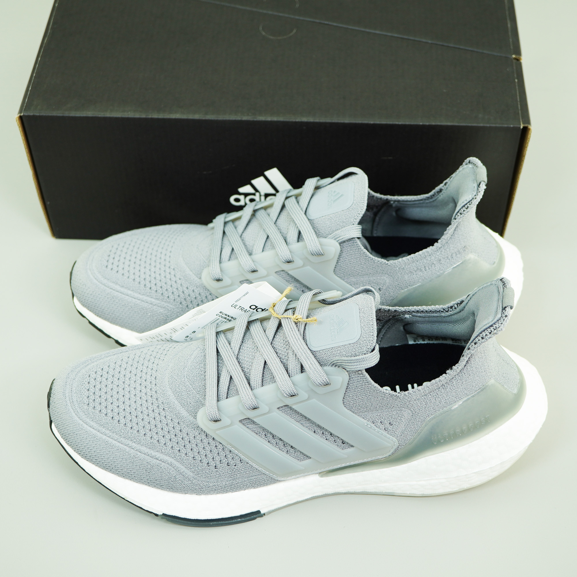Giày running Ultra Boost 2021 Xám
